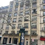 Typical Parisian Art Gallery Style * Paris