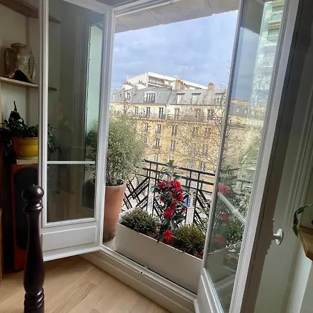 Typical Parisian Art Gallery Style Apartament *