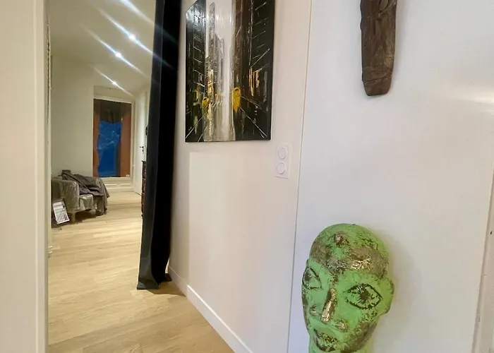Typical Parisian Art Gallery Style Appartement